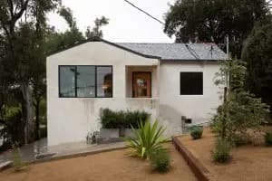 2121 Clifford St — image 2