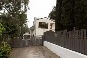 2121 Clifford St — image 20