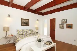 5048 Ladd Ave — image 5