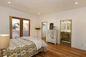 5210 Irvington Place — image 3