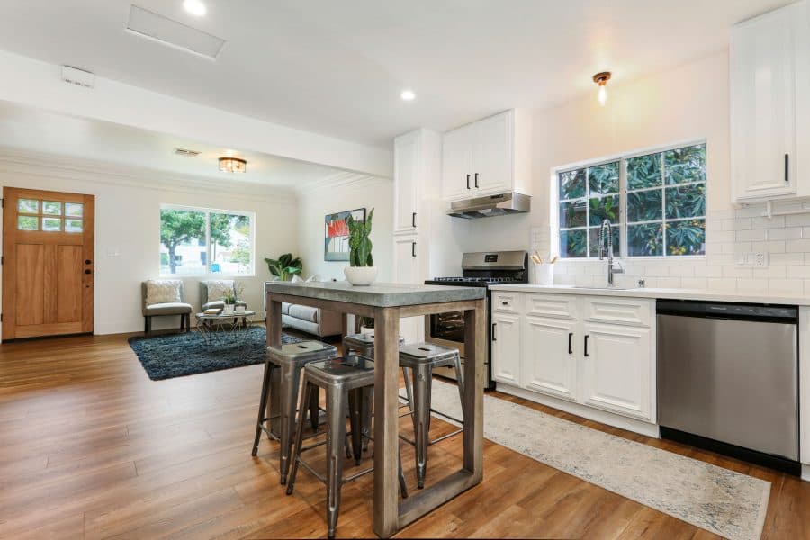 5246 Buchanan St — image 4