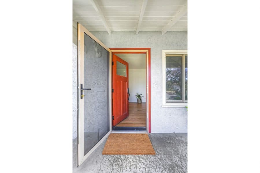 528 W Floral Dr — image 4