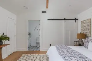 6059 Springvale Dr — image 10